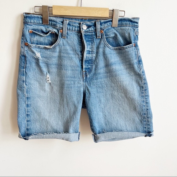 Levi’s Premium Wedgie Fit High Waist Jeans Shorts Size 30 Distressed Raw Hem - Picture 2 of 14